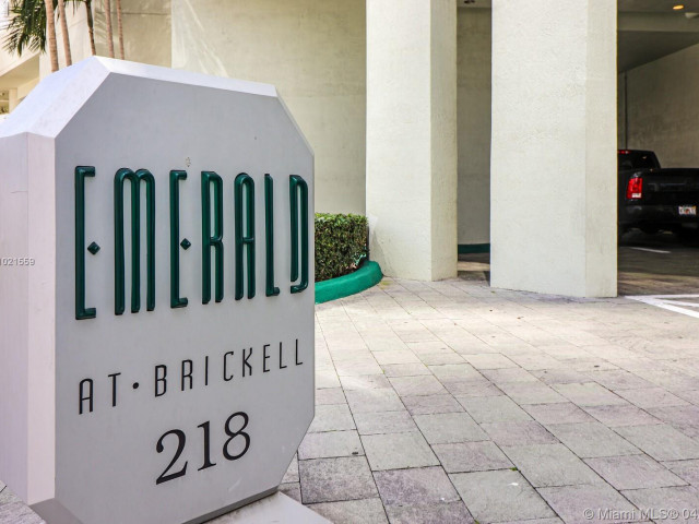 Emerald at Brickell photo #7799