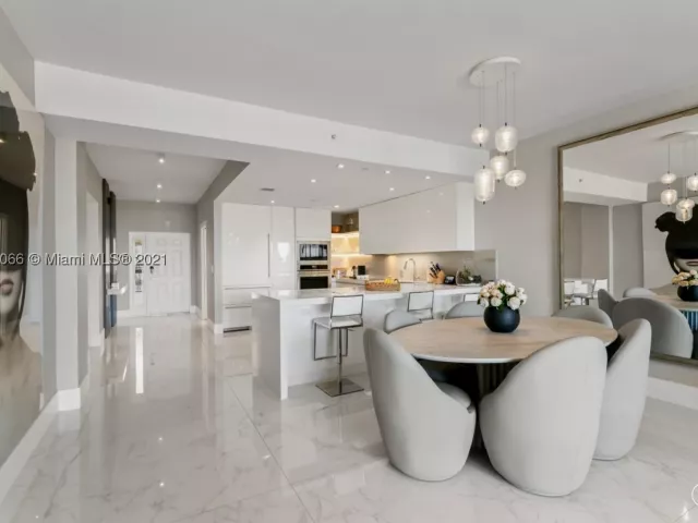 3-bedroom condo for rent in Miami Beach - 19143 Fisher Island Dr 19143 - MondialRealty