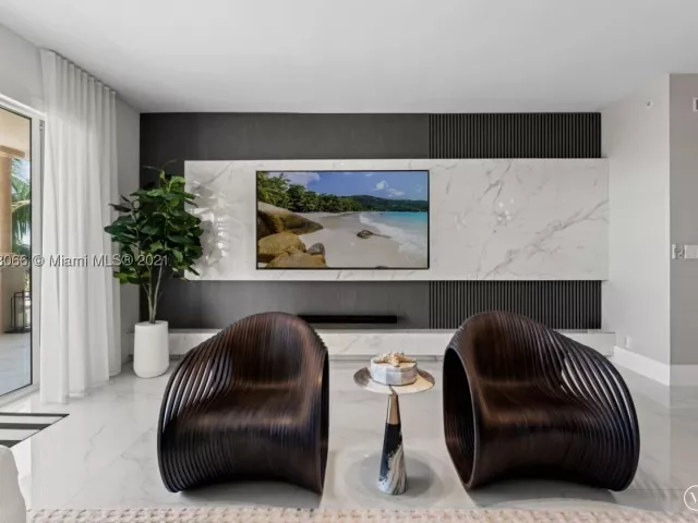 3-bedroom condo for rent in Miami Beach - 19143 Fisher Island Dr 19143 - MondialRealty