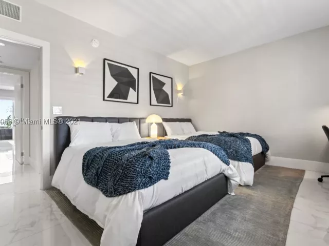 3-bedroom condo for rent in Miami Beach - 19143 Fisher Island Dr 19143 - MondialRealty