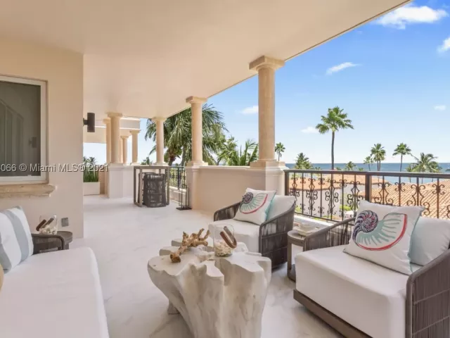 3-bedroom condo for rent in Miami Beach - 19143 Fisher Island Dr 19143 - MondialRealty