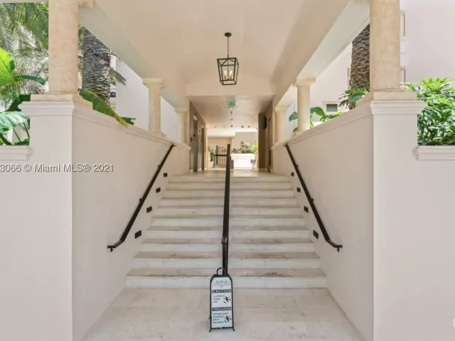 3-bedroom condo for rent in Miami Beach - 19143 Fisher Island Dr 19143 - MondialRealty