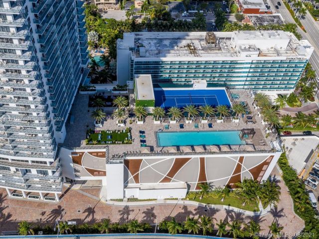 2-bedroom condo for rent in Hollywood - 4010 S Ocean Dr R401 - MondialRealty