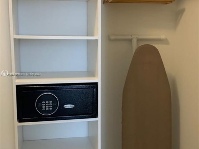 2-bedroom condo for rent in Hollywood - 4010 S Ocean Dr R401 - MondialRealty