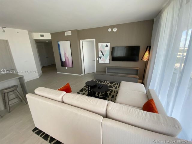 2-bedroom condo for rent in Hollywood - 4010 S Ocean Dr R401 - MondialRealty