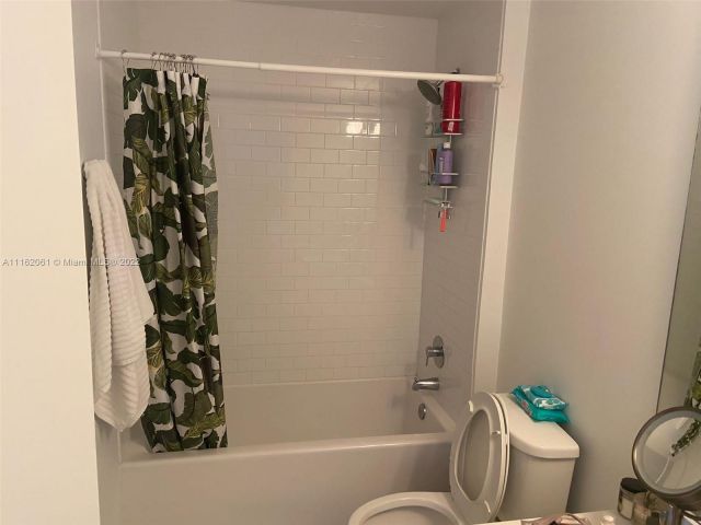 1-bedroom condo for sale in Miami - 151 SE 1st St PH05 - MondialRealty
