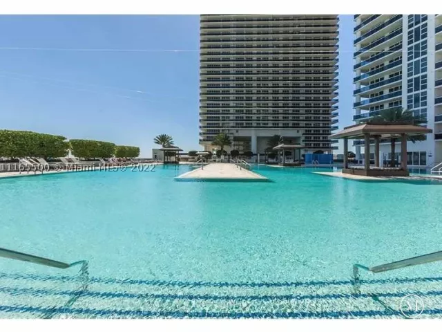 1-bedroom condo for rent in Hallandale Beach - 1830 S Ocean Dr 1505 - MondialRealty