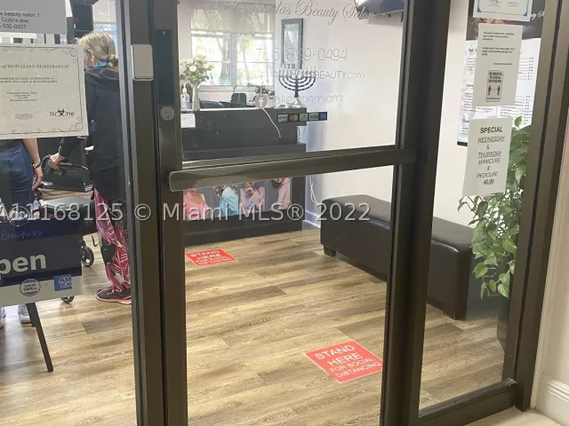 2-bedroom condo for rent in Miami Beach - 5161 Collins Ave 914 - MondialRealty