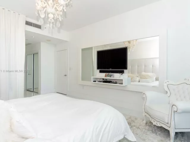 3-bedroom condo for rent in Miami - 900 Biscayne Blvd 2006 - MondialRealty