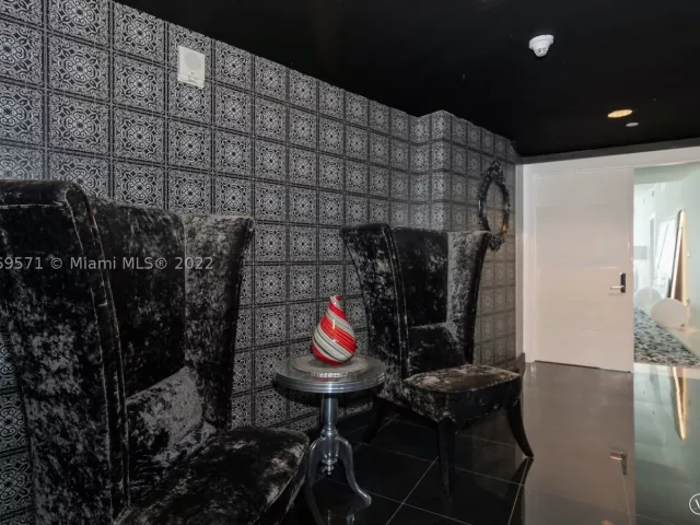 3-bedroom condo for rent in Miami - 900 Biscayne Blvd 2006 - MondialRealty