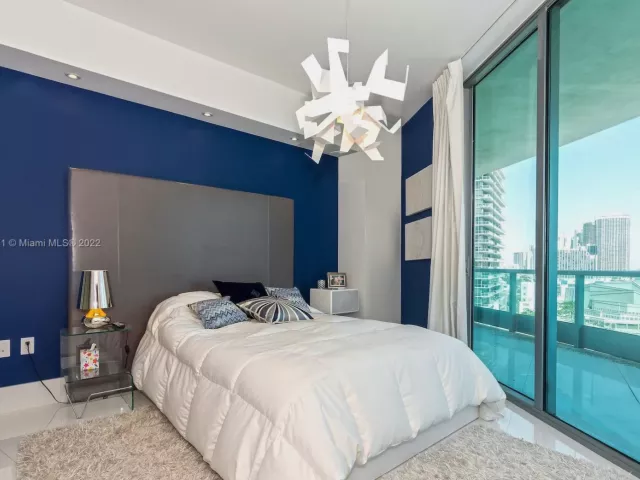 3-bedroom condo for rent in Miami - 900 Biscayne Blvd 2006 - MondialRealty