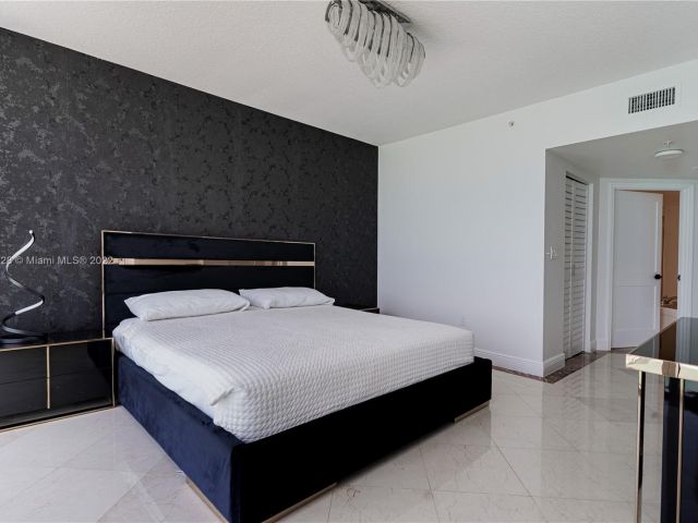 Apartment for rent  Unit #1203 - photo 6232204