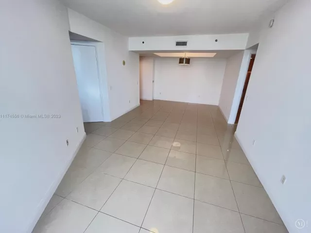 2-bedroom condo for sale in Sunny Isles Beach - 15901 Collins Ave 3005 - MondialRealty