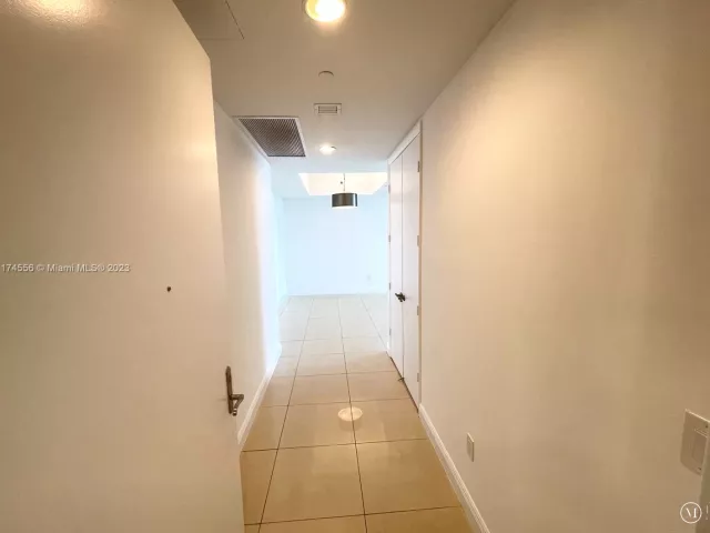 2-bedroom condo for sale in Sunny Isles Beach - 15901 Collins Ave 3005 - MondialRealty