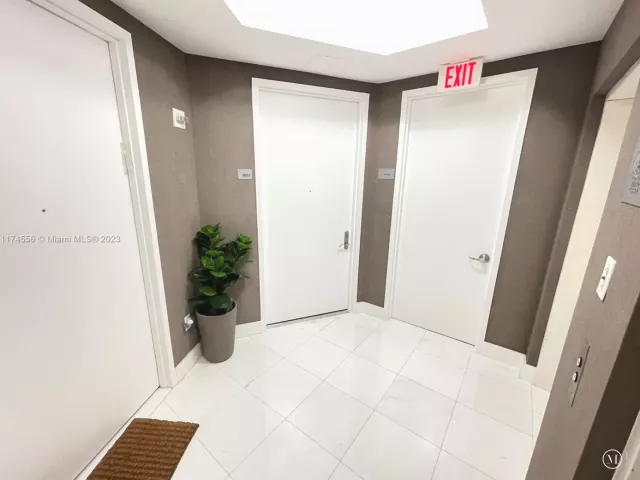 2-bedroom condo for sale in Sunny Isles Beach - 15901 Collins Ave 3005 - MondialRealty