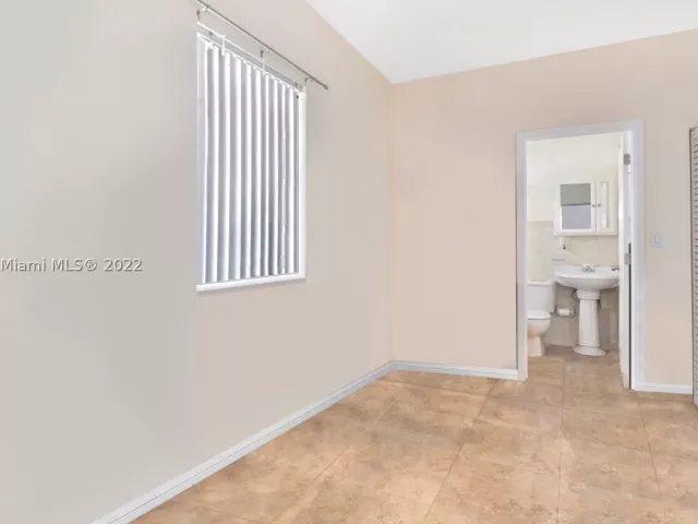 3-bedroom home for sale in Miami Beach - 535 W 51st St - MondialRealty