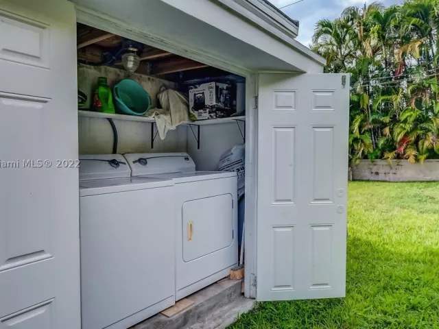 3-bedroom home for sale in Miami Beach - 535 W 51st St - MondialRealty