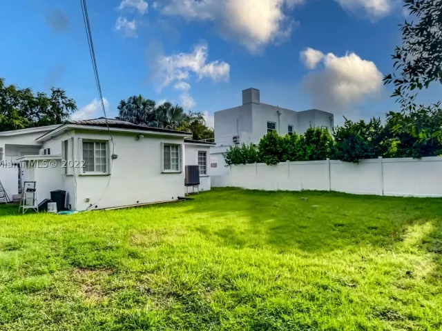 3-bedroom home for sale in Miami Beach - 535 W 51st St - MondialRealty