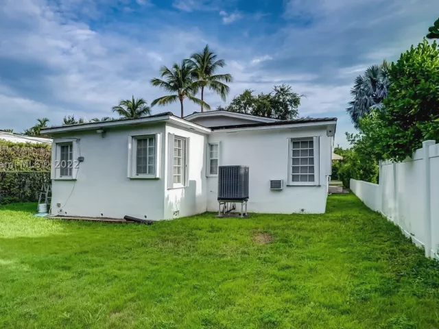 3-bedroom home for sale in Miami Beach - 535 W 51st St - MondialRealty