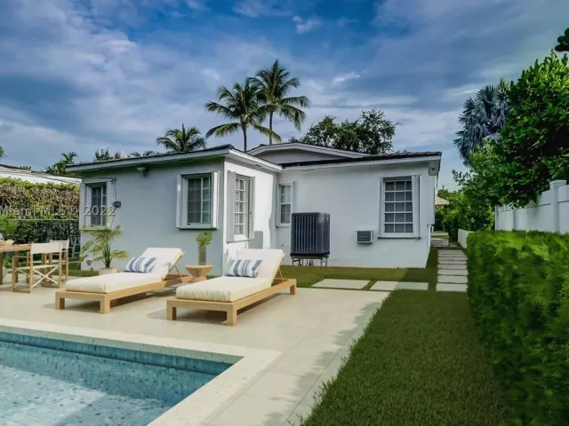 3-bedroom home for sale in Miami Beach - 535 W 51st St - MondialRealty