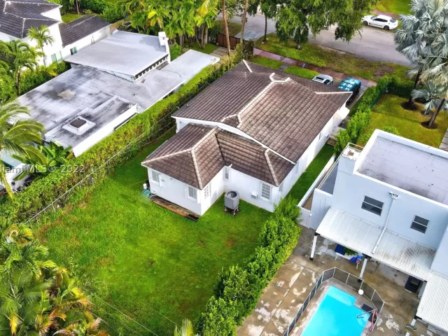 3-bedroom home for sale in Miami Beach - 535 W 51st St - MondialRealty