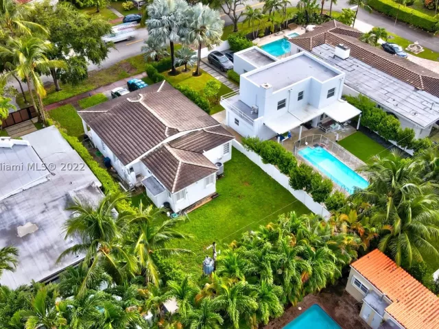 3-bedroom home for sale in Miami Beach - 535 W 51st St - MondialRealty