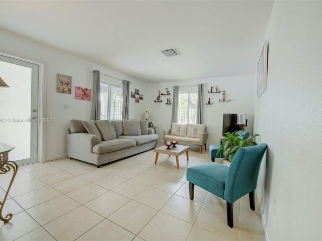 Home for sale at 3511 NW 1st Ave - photo 5273132