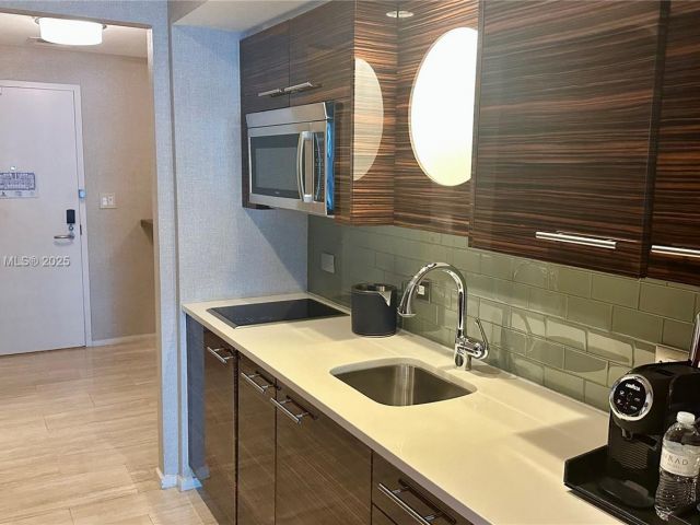 condo for sale in Fort Lauderdale - 551 N Fort Lauderdale Beach Blvd H1510 - MondialRealty