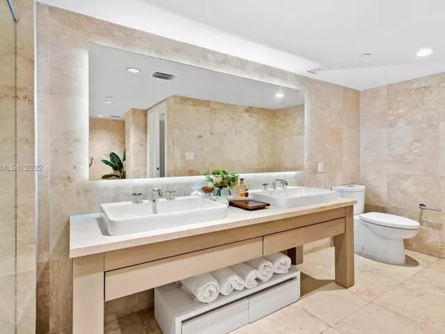 2-bedroom condo for rent in Miami Beach -  - MondialRealty