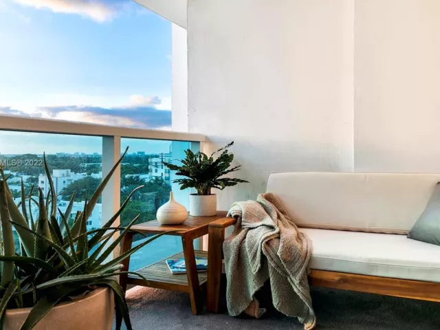 2-bedroom condo for rent in Miami Beach -  - MondialRealty