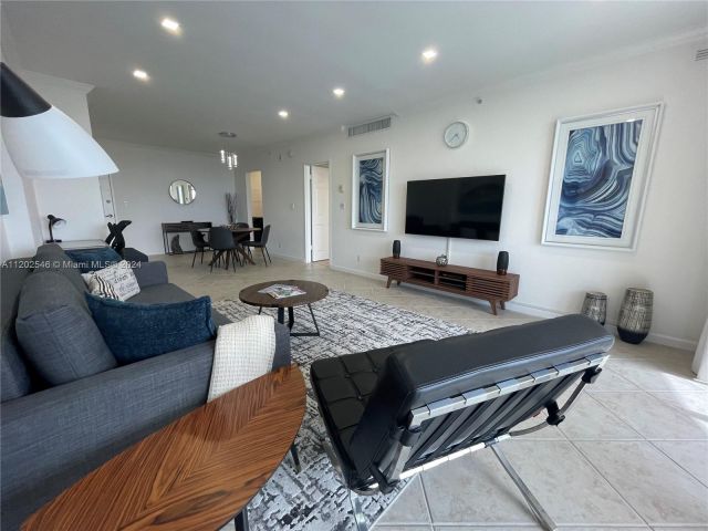 1-bedroom condo for rent in Hollywood - 2501 S Ocean Dr PH28 - MondialRealty