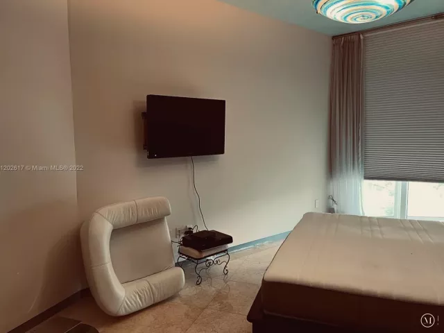 2-bedroom condo for sale in Sunny Isles Beach - 16001 Collins Ave 1705 - MondialRealty