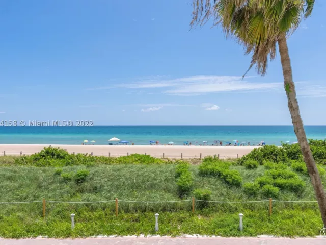 2-bedroom condo for rent in Miami Beach - 5601 Collins Ave 1603 - MondialRealty