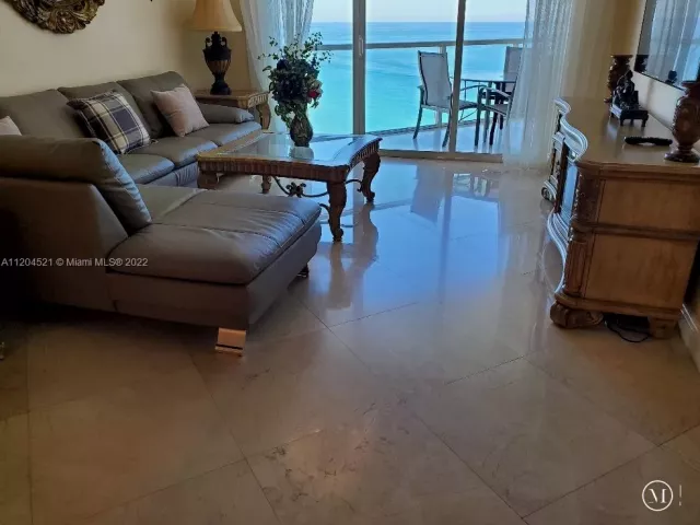 2-bedroom condo for rent in Sunny Isles Beach - 16699 Collins Ave 2704 - MondialRealty