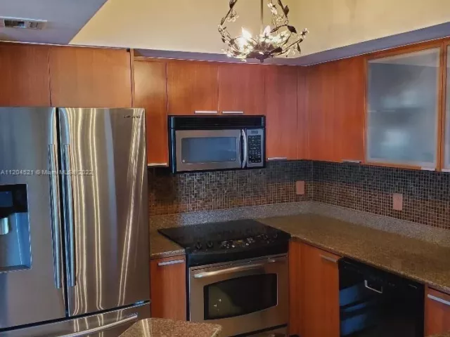 2-bedroom condo for rent in Sunny Isles Beach - 16699 Collins Ave 2704 - MondialRealty