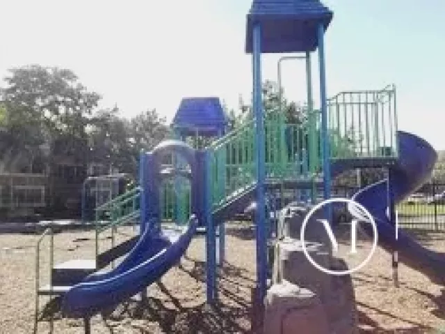 2-bedroom condo for rent in Sunny Isles Beach - 16699 Collins Ave 2704 - MondialRealty