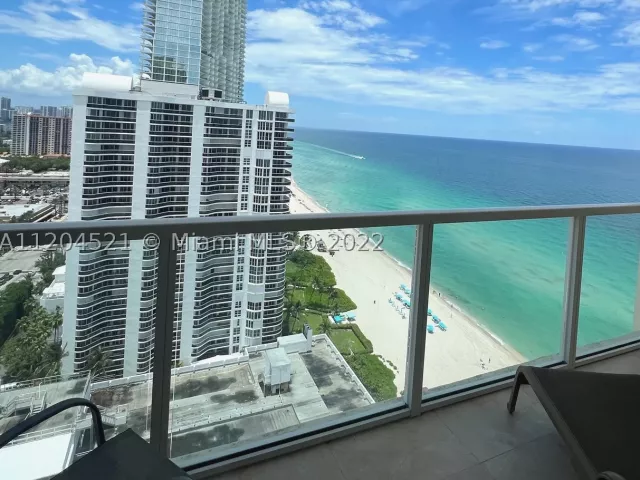 2-bedroom condo for rent in Sunny Isles Beach - 16699 Collins Ave 2704 - MondialRealty