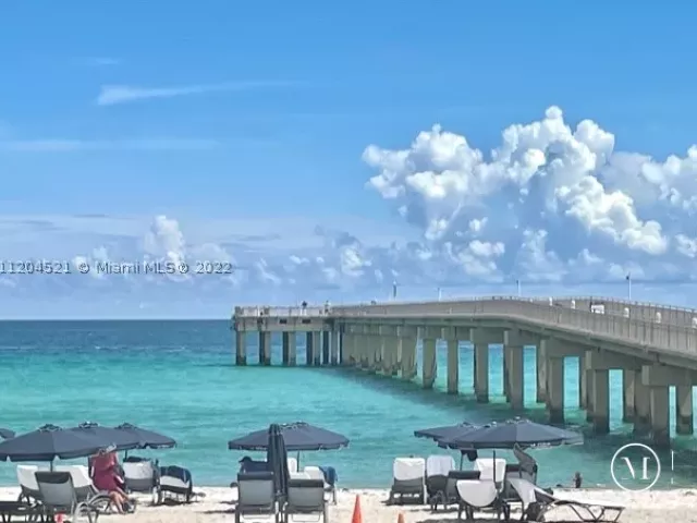 2-bedroom condo for rent in Sunny Isles Beach - 16699 Collins Ave 2704 - MondialRealty