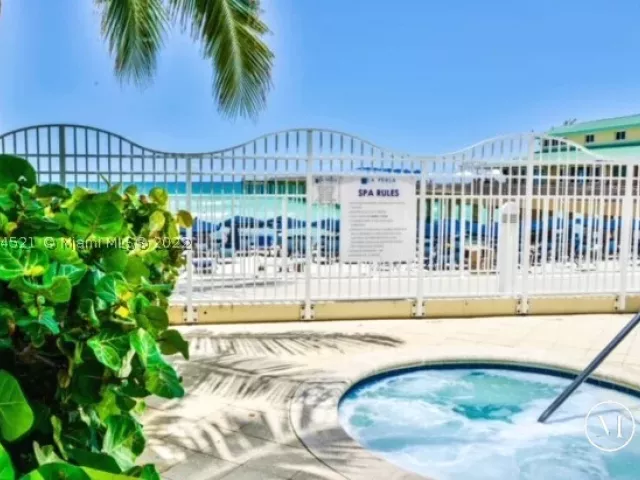 2-bedroom condo for rent in Sunny Isles Beach - 16699 Collins Ave 2704 - MondialRealty