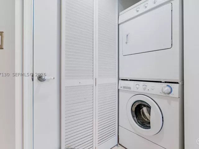 2-bedroom condo for rent in Miami - 1750 N Bayshore Dr 3914 - MondialRealty