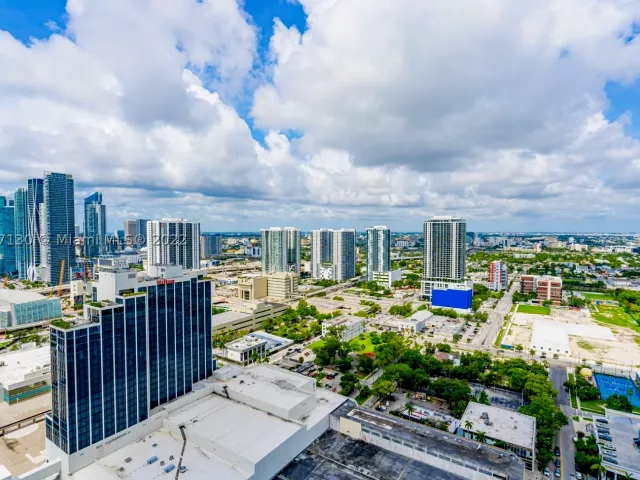 2-bedroom condo for rent in Miami - 1750 N Bayshore Dr 3914 - MondialRealty