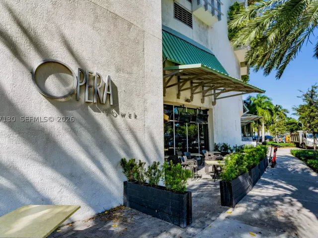 2-bedroom condo for rent in Miami - 1750 N Bayshore Dr 3914 - MondialRealty