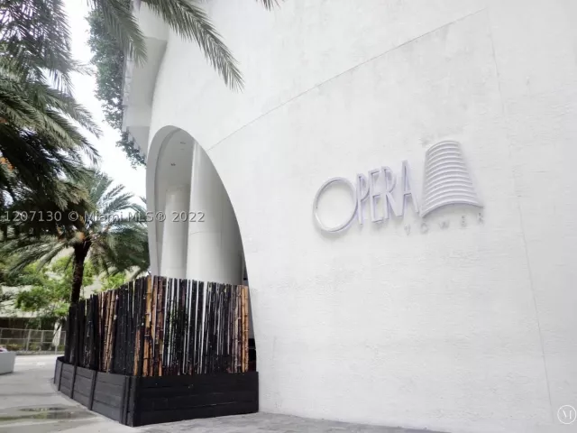 2-bedroom condo for rent in Miami - 1750 N Bayshore Dr 3914 - MondialRealty