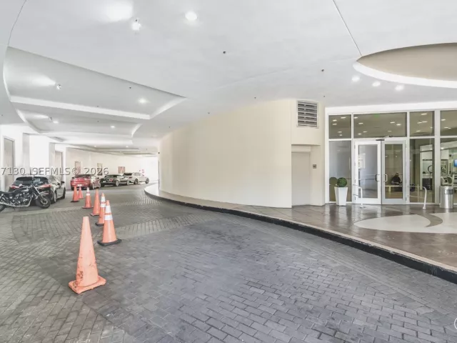 2-bedroom condo for rent in Miami - 1750 N Bayshore Dr 3914 - MondialRealty