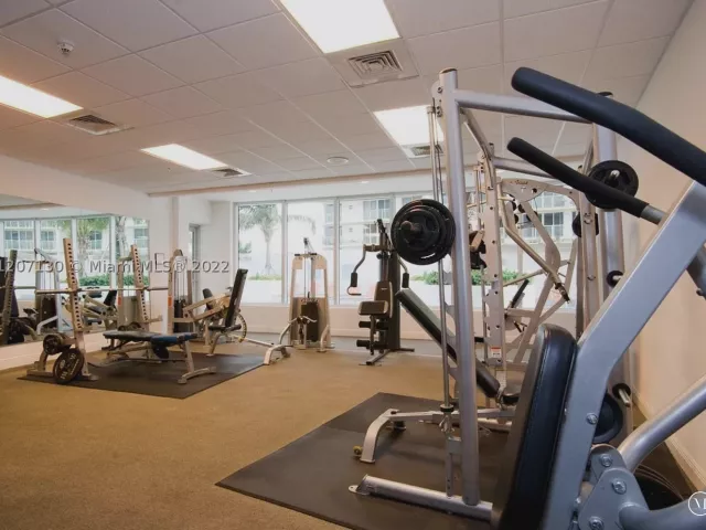 2-bedroom condo for rent in Miami - 1750 N Bayshore Dr 3914 - MondialRealty