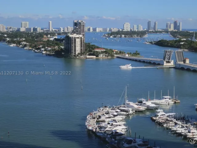 2-bedroom condo for rent in Miami - 1750 N Bayshore Dr 3914 - MondialRealty