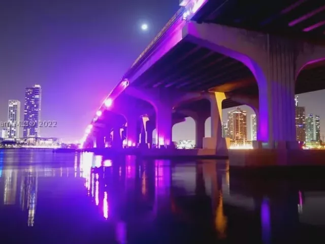 2-bedroom condo for rent in Miami - 1750 N Bayshore Dr 3914 - MondialRealty
