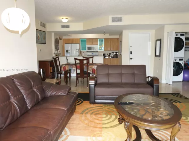 2-bedroom condo for rent in Sunny Isles Beach - 17555 Atlantic Blvd 806 - MondialRealty