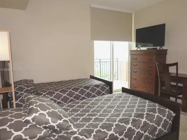 2-bedroom condo for rent in Sunny Isles Beach - 17555 Atlantic Blvd 806 - MondialRealty