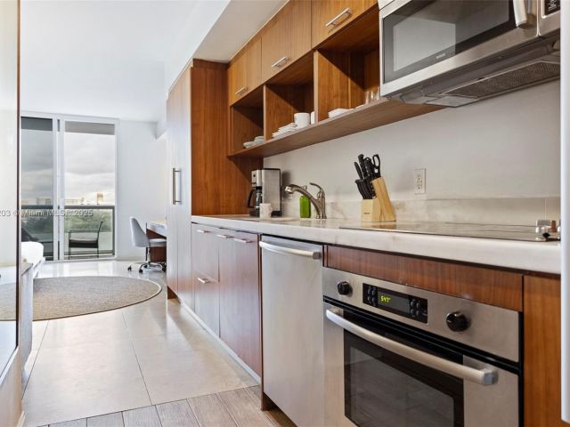 condo for rent in Miami - 50 Biscayne Blvd 605 - MondialRealty